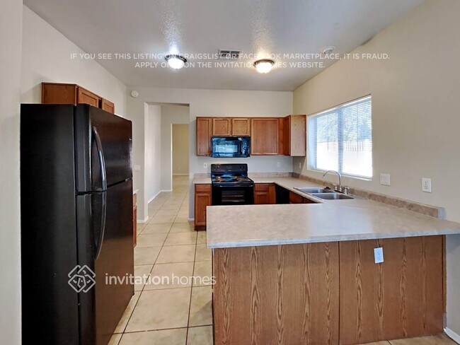 Building Photo - 2218 S 64th Ln