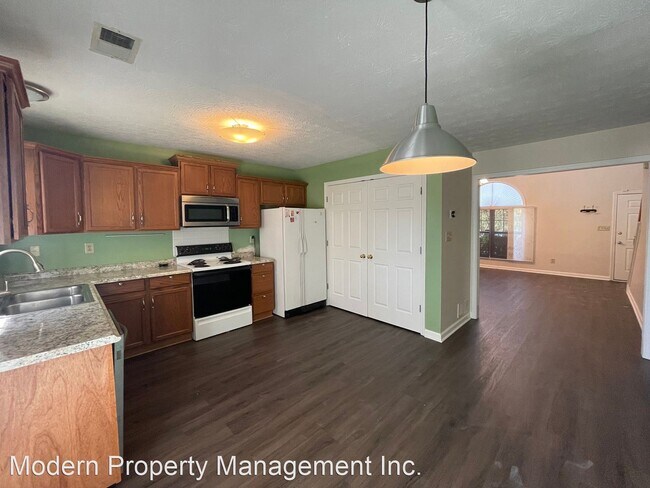 Foto del edificio - 2 br, 2 bath House - 3360 Emerson Woods Way