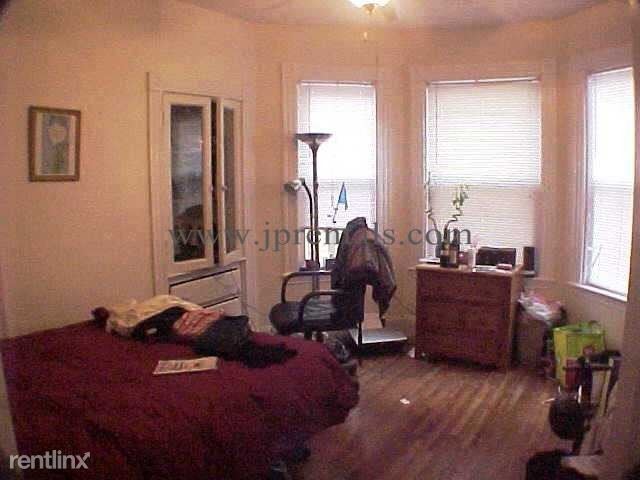 Foto del edificio - 452 Centre St