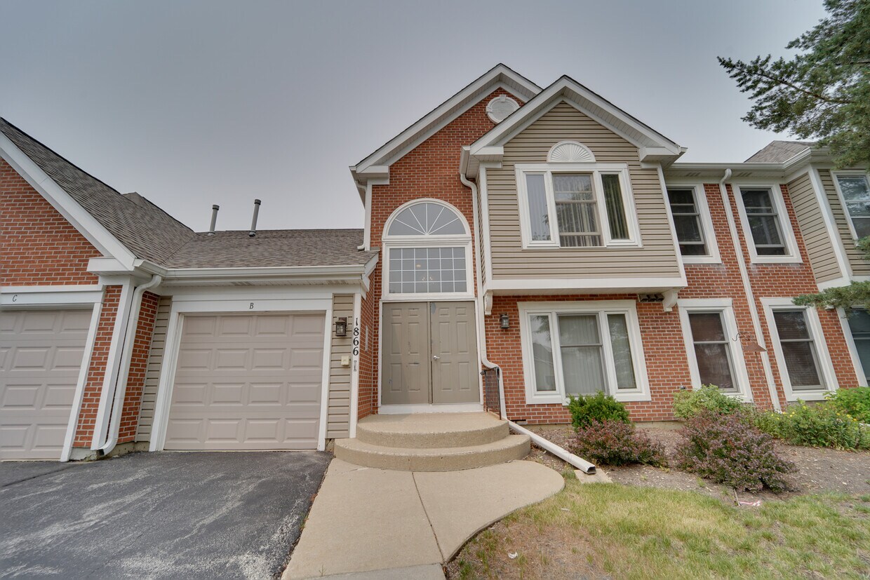 Foto principal - 1866 Fox Run Dr