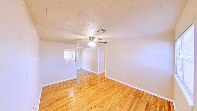 Building Photo - 1725 NW 48th St