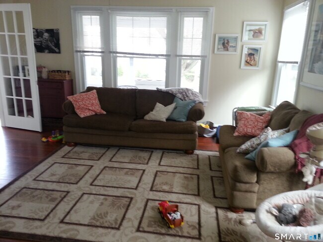 Foto del edificio - 356 Townsend Ave