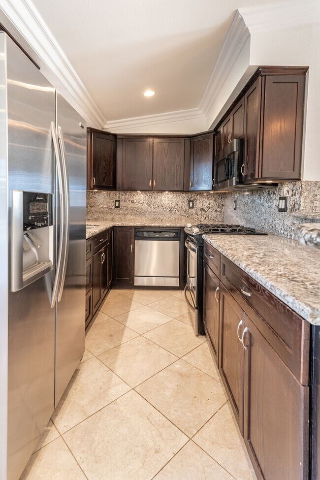 Building Photo - TURNKEY COSTA MESA 3 BD/2 BA FAMILY HOME P...