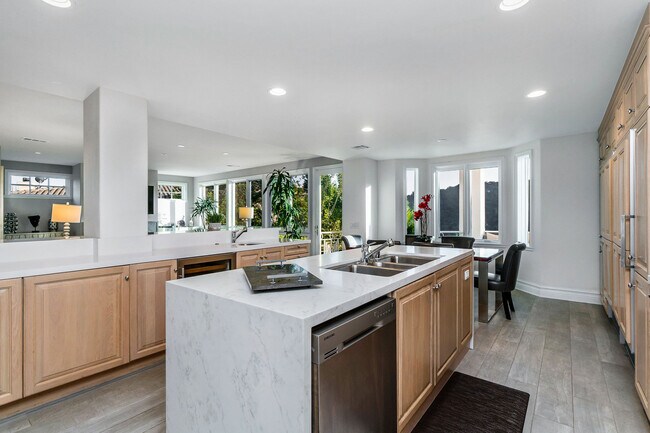 Foto del edificio - 2089 Sunrise Hill Dr