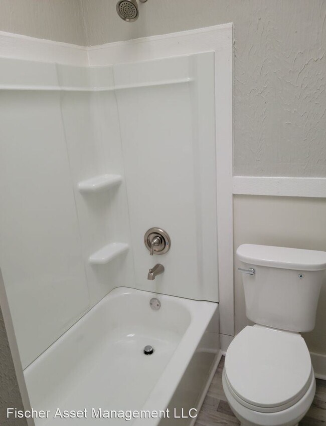 Building Photo - 1 br, 1 bath Apartment - 11713-11715 Nelso...