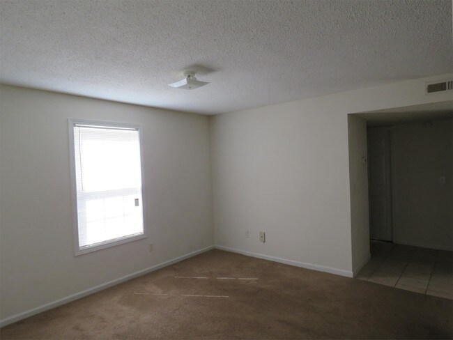 Building Photo - 117 Reaves Pl