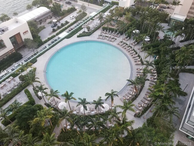 Foto del edificio - 480 NE 31st St