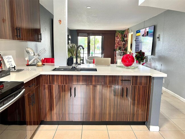 Building Photo - 11304 Taft St