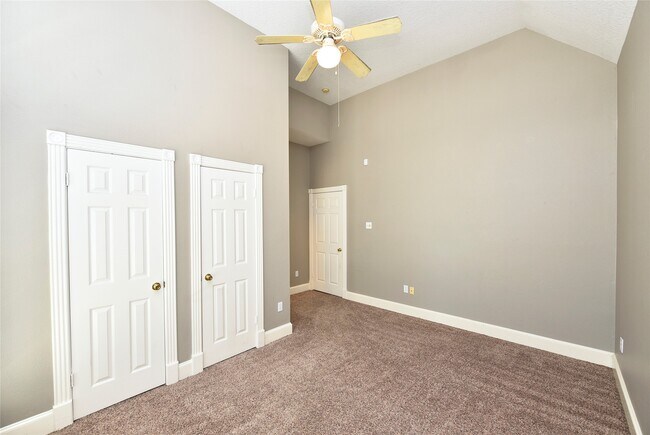 Foto del edificio - 5830 Hornwood Dr