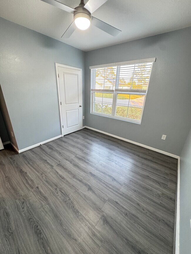 Building Photo - 356 Hickory Course Radl