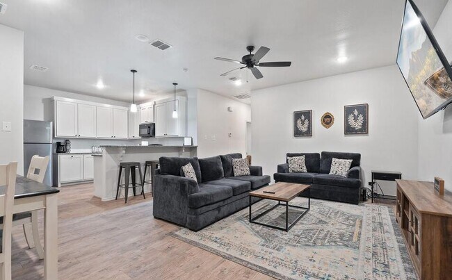 Foto del edificio - 5606 Kemper St