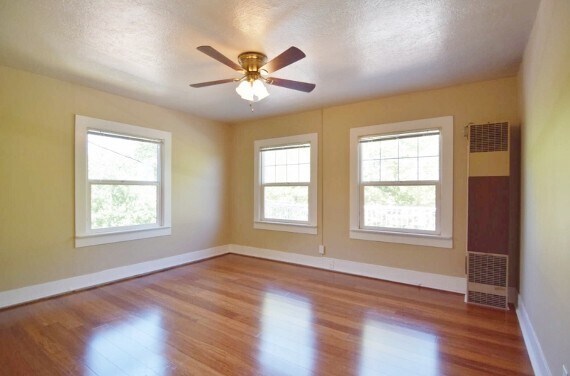 Foto del edificio - John's Landing 2nd Floor 1Bdr w/Hardwoods,...