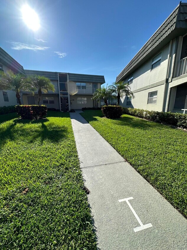395 Flanders I Unit 395, Delray Beach, FL 33484 Condo for Rent in