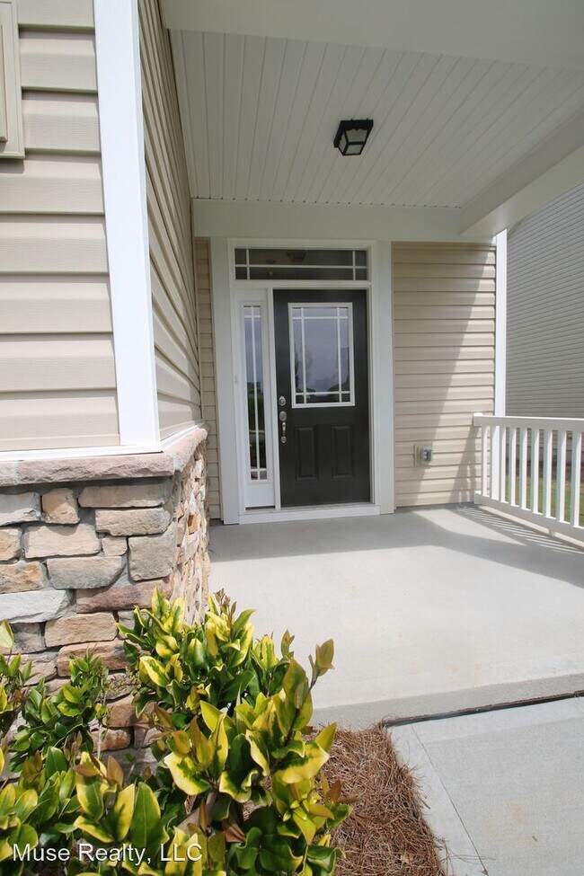 Building Photo - 3 br, 2.5 bath House - 1446 Kings Grove