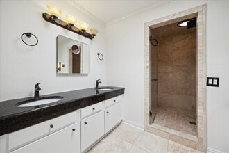 Building Photo - 222 Litchfield Ln