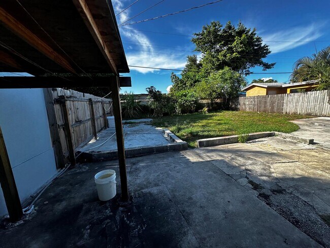 Foto del edificio - 559 Dogwood Rd