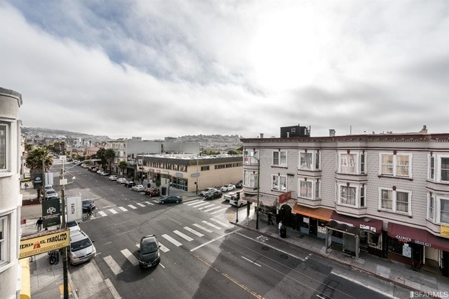 Building Photo - 4811 Mission St