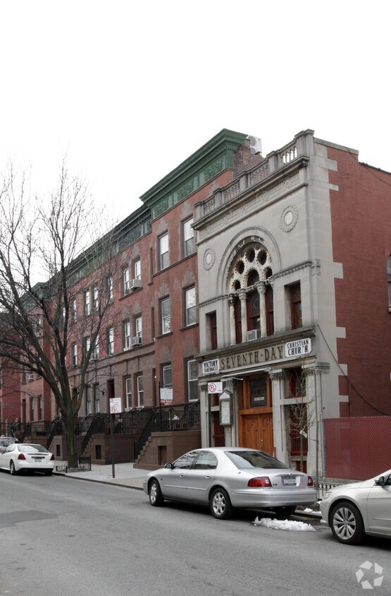 Foto del edificio - 250 W 138th St