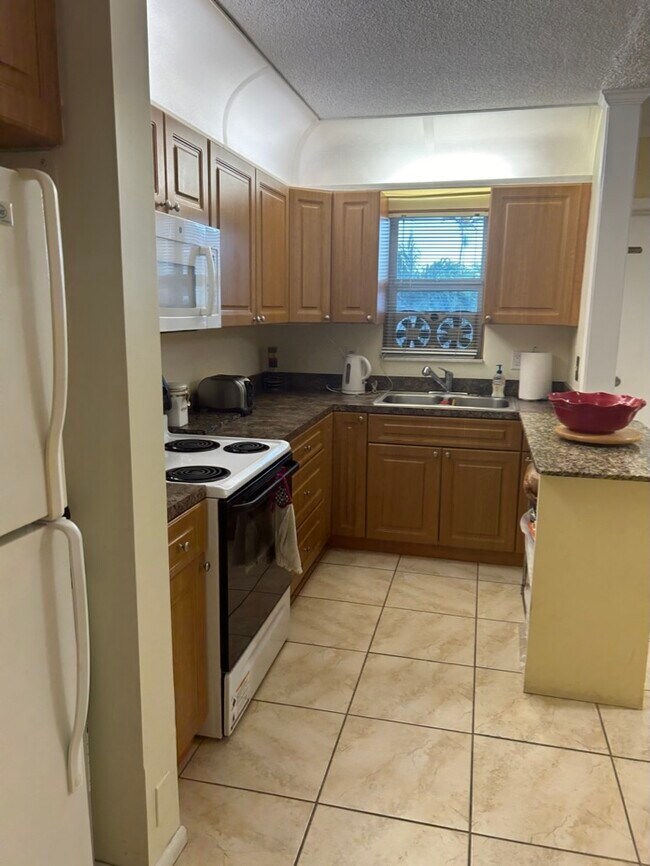 Foto del edificio - 1554 N 12th Ct