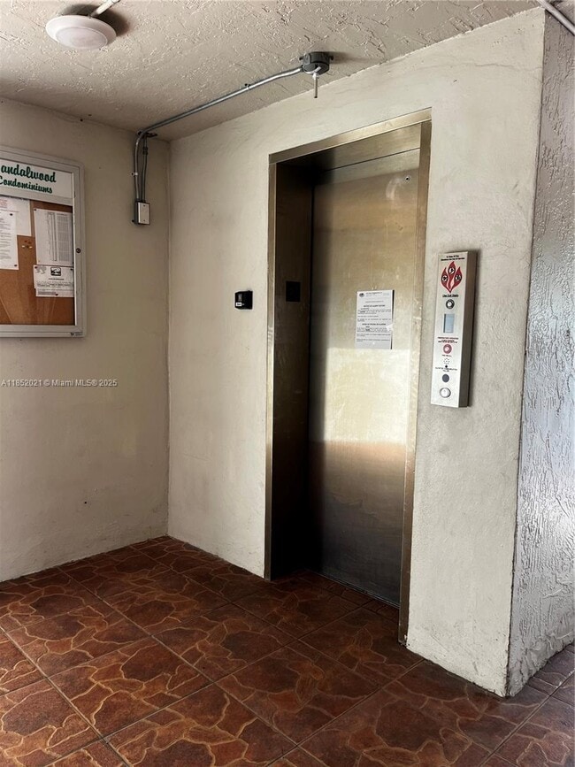 Foto del edificio - 802 NW 87th Ave