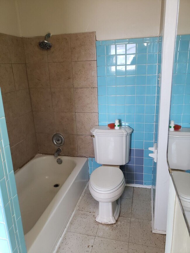 Foto del edificio - 1320 Monterey St
