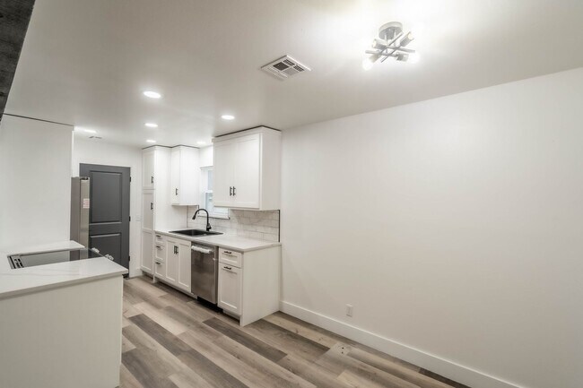 Foto del edificio - 3 Bed | 2 Bath | Broken Arrow