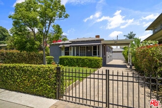 Building Photo - 2468 Glencoe Ave