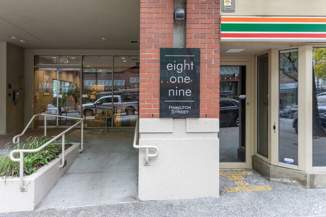 Residential Entrance - Eight One Nine