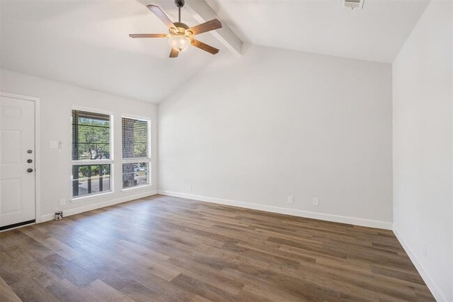 Building Photo - 6811 Thorncliffe Dr