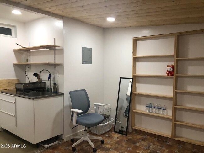Foto del edificio - 705 W 16th St
