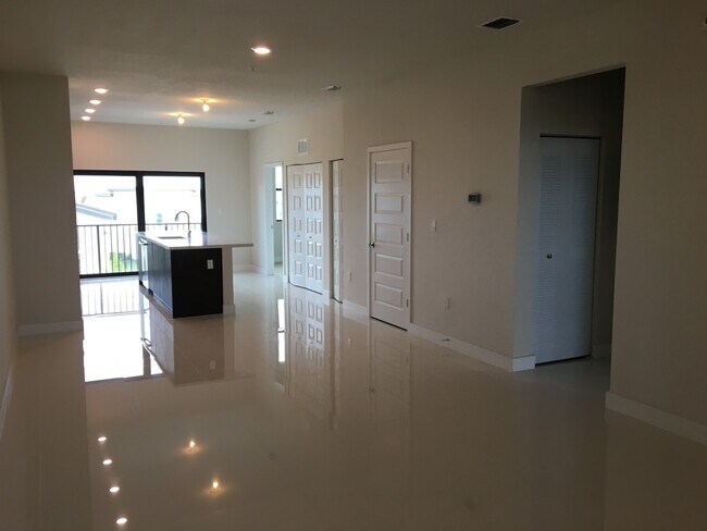 Building Photo - Modern 2 Bed 2.5 Bath at Apex at Park Cent...