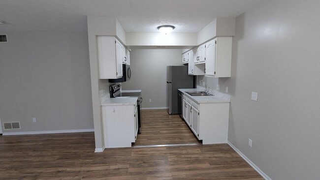 Building Photo - MN Cedar Village (873)