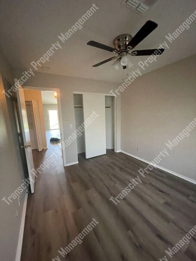 Building Photo - Near Loop 202 South and Cooper-Deluxe 3 be...