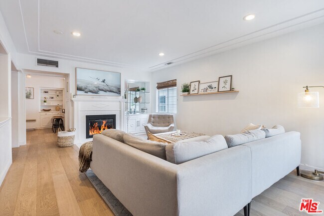 Foto del edificio - 4607 Willowcrest Ave