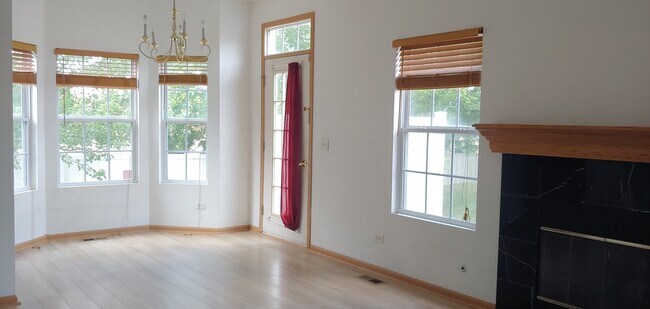 Building Photo - 2717 Kendall Crossing