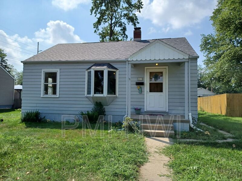 Primary Photo - 417 E Barker Ave