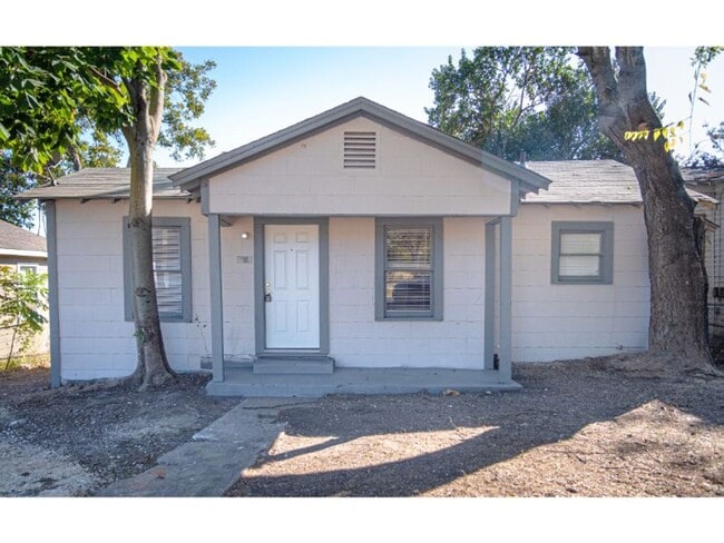 Foto del edificio - Great Amazing Home So Close to Downtown