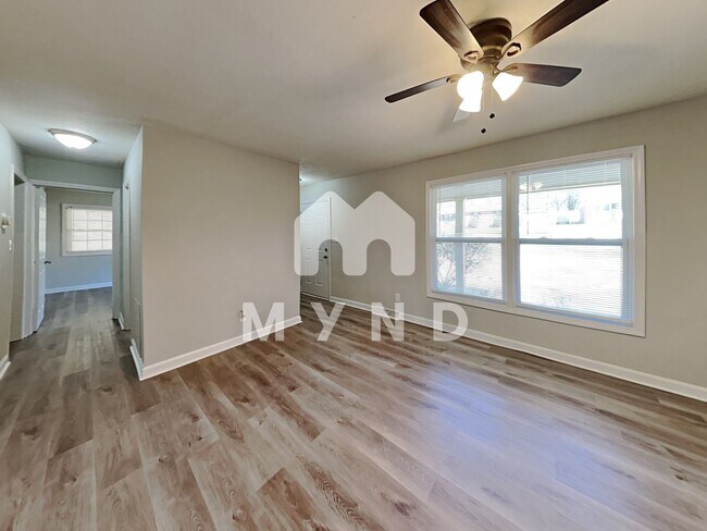 Building Photo - 1701 Anthony Dr