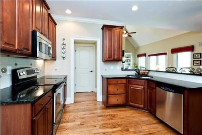 Building Photo - 1471 Choo Choo Dr