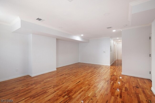 Building Photo - 131 Armstrong Ave