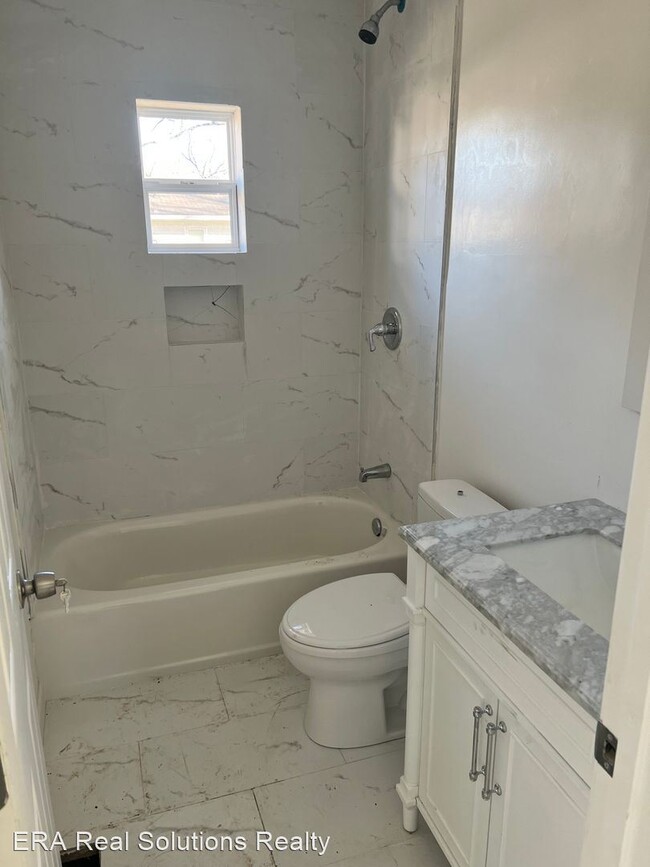 Building Photo - 2 br, 1 bath House - 955 Steffens Ave.