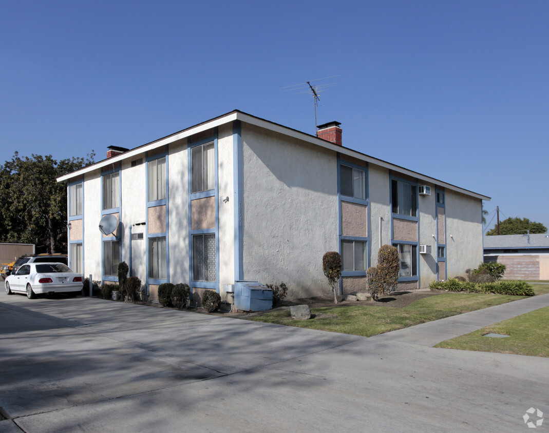 Building Photo - 12571 Adelle St