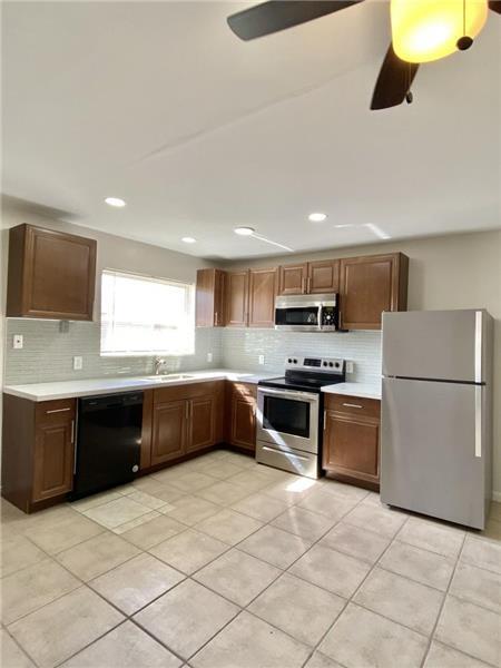 Building Photo - 828 Bayberry Dr