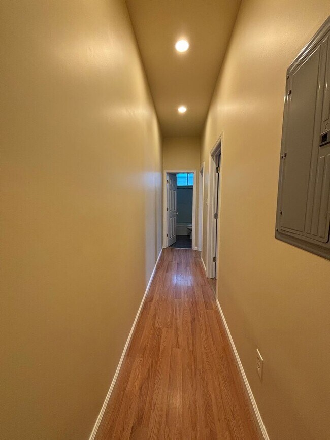 Foto del edificio - 2113 E Huntingdon St