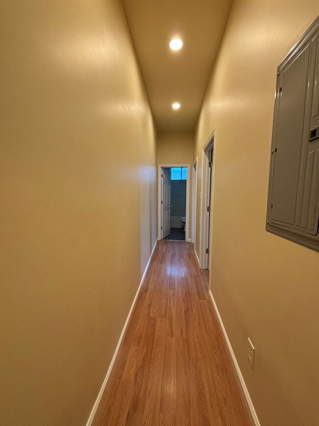 Building Photo - 2113 E Huntingdon St