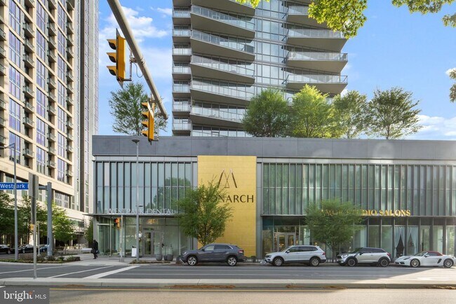 Foto del edificio - 7887 Jones Branch Dr