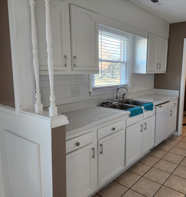 Foto del edificio - 7769 Adrian Dr