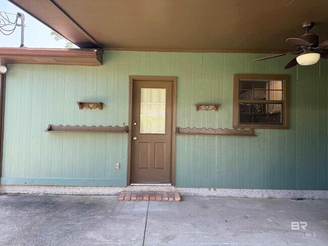 Building Photo - 1601 Matias Dr