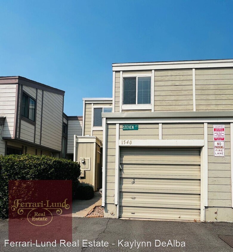 Primary Photo - 2 br, 1.5 bath House - One Time 1540 Steve...