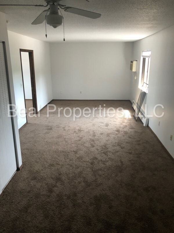 Foto del edificio - 2459 Tremainsville Rd